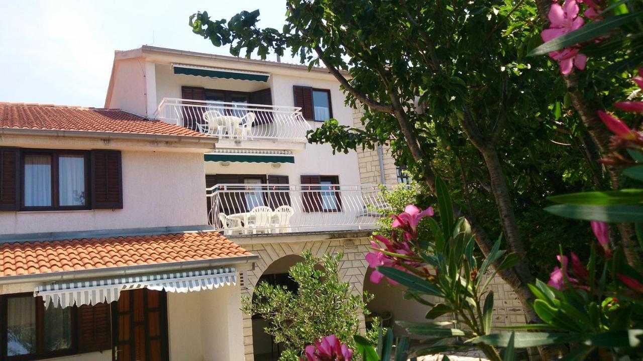 Villa Nina Seline Exterior photo