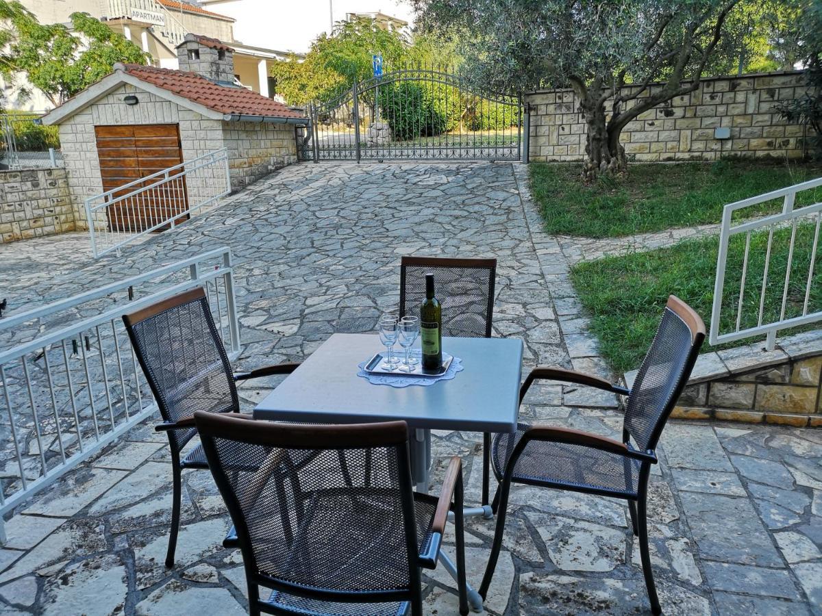 Villa Nina Seline Exterior photo