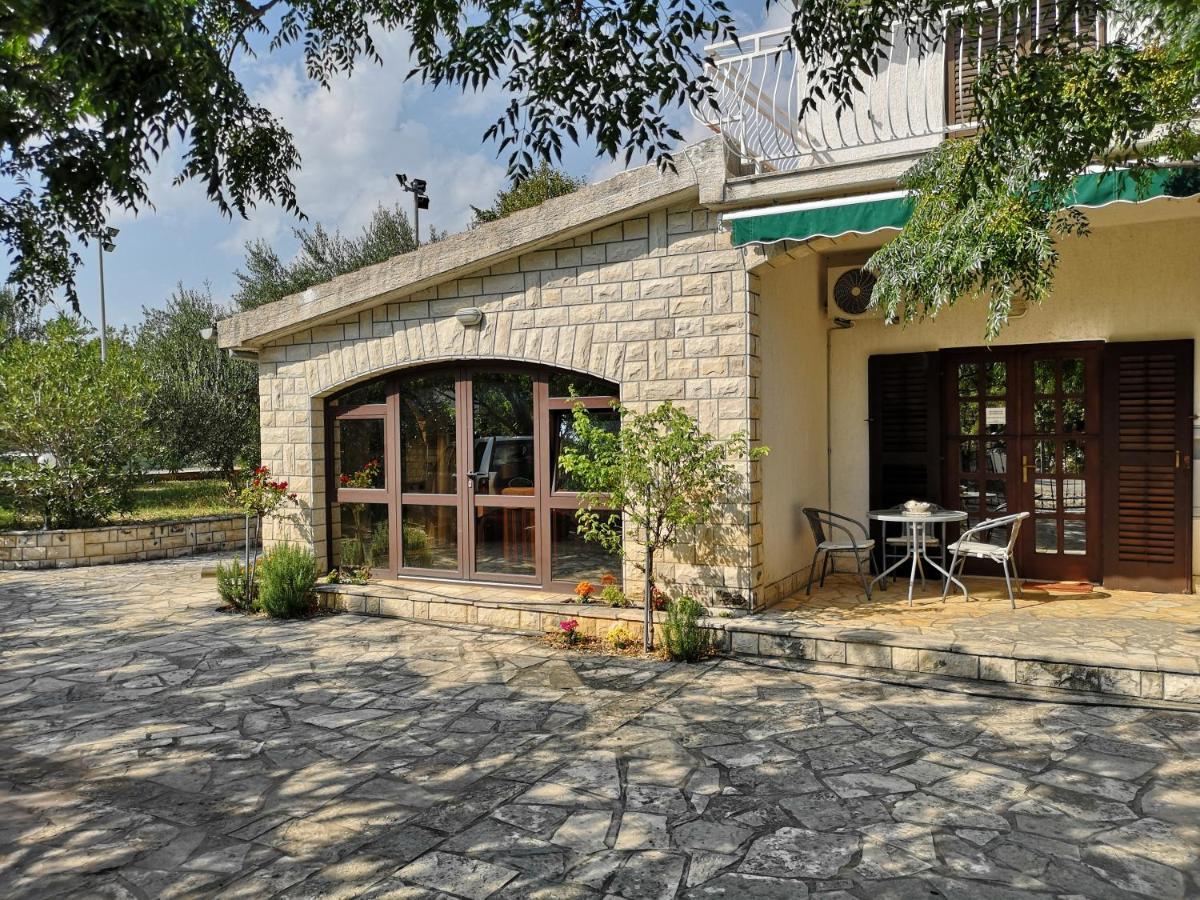 Villa Nina Seline Exterior photo