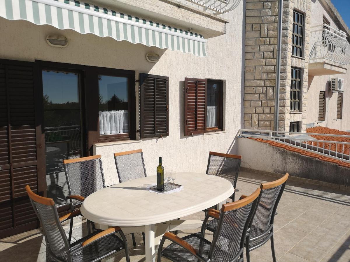 Villa Nina Seline Exterior photo